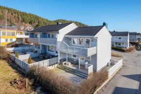Moderne rekkehus, god standard.